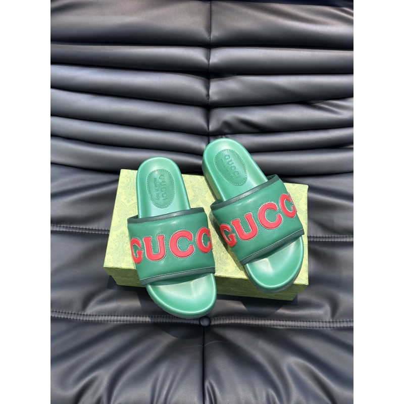 G*u*i slippers